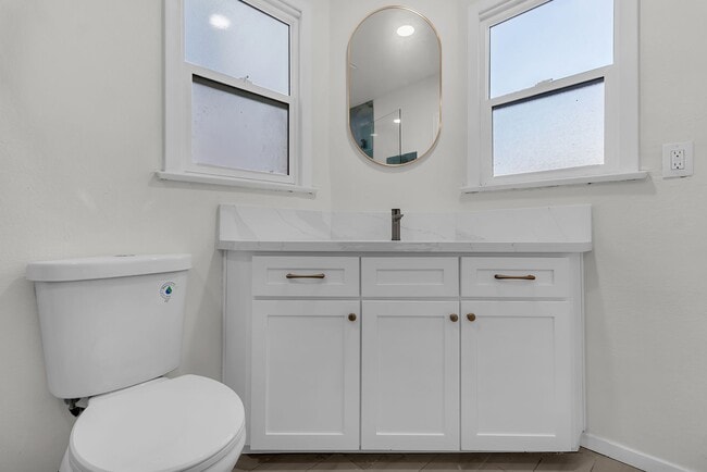 Building Photo - 16865 Bayview Dr