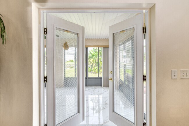 Building Photo - 298 Ventura Rd