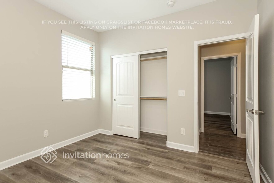 Building Photo - 2815 S 95th Dr