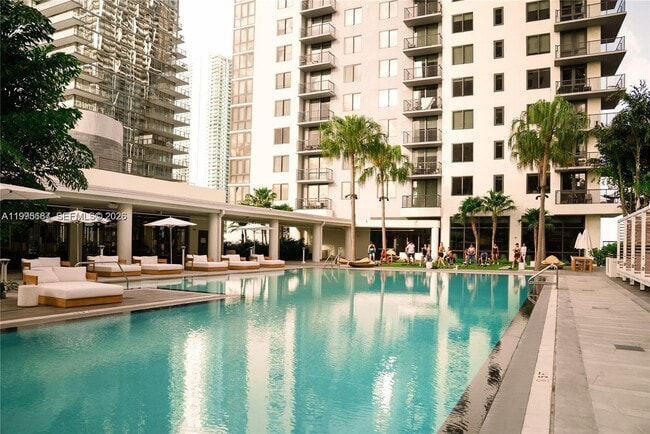 Building Photo - 275 SW 6th St