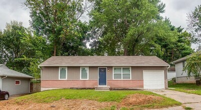 Building Photo - Beautiful Kansas City Home with LVP Floori...