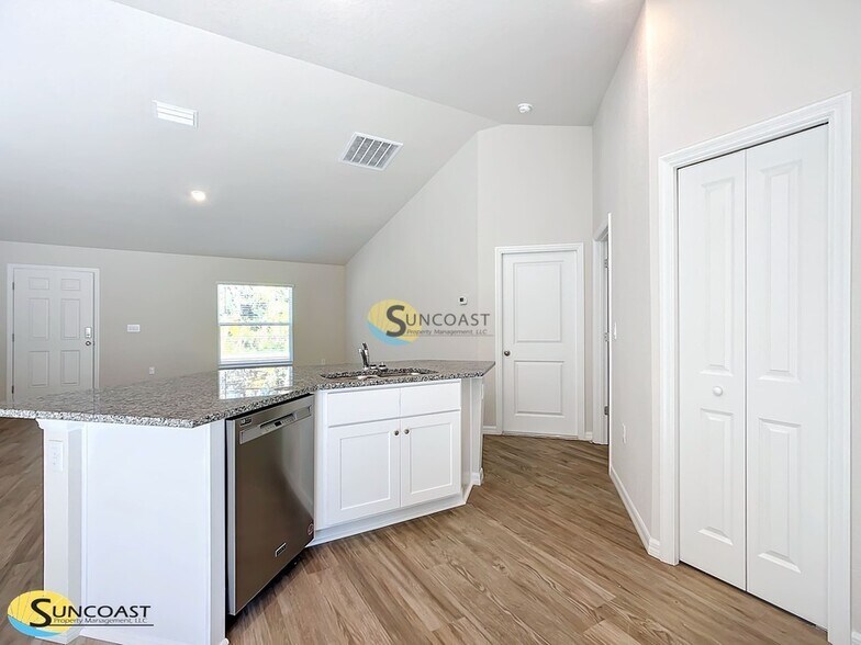 Building Photo - 6763 E Gurley St