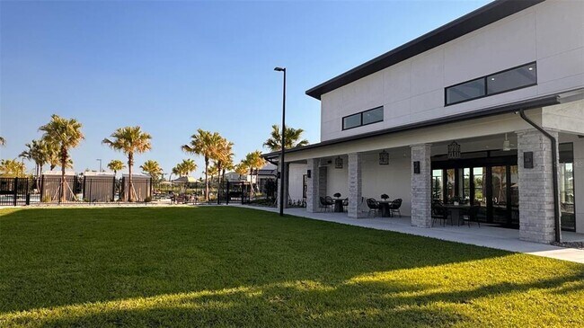 Building Photo - 2664 Armstrong Ave