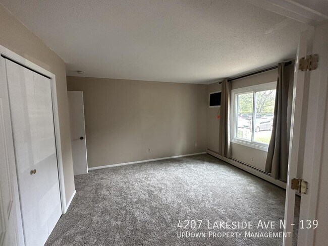 Building Photo - 4207 Lakeside Ave N