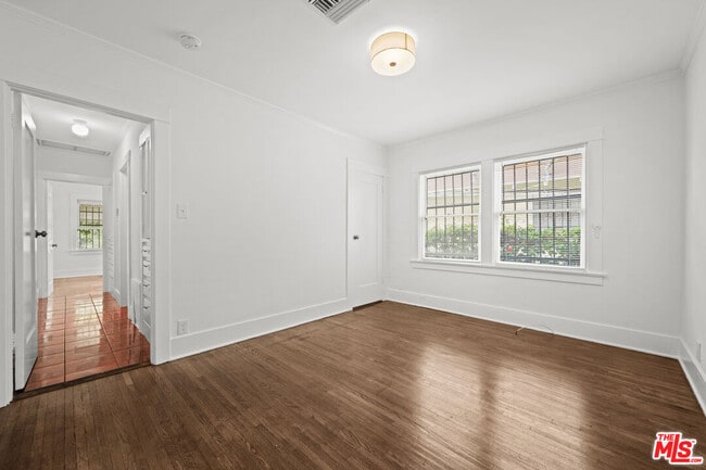 Building Photo - 5515 Ruthelen St