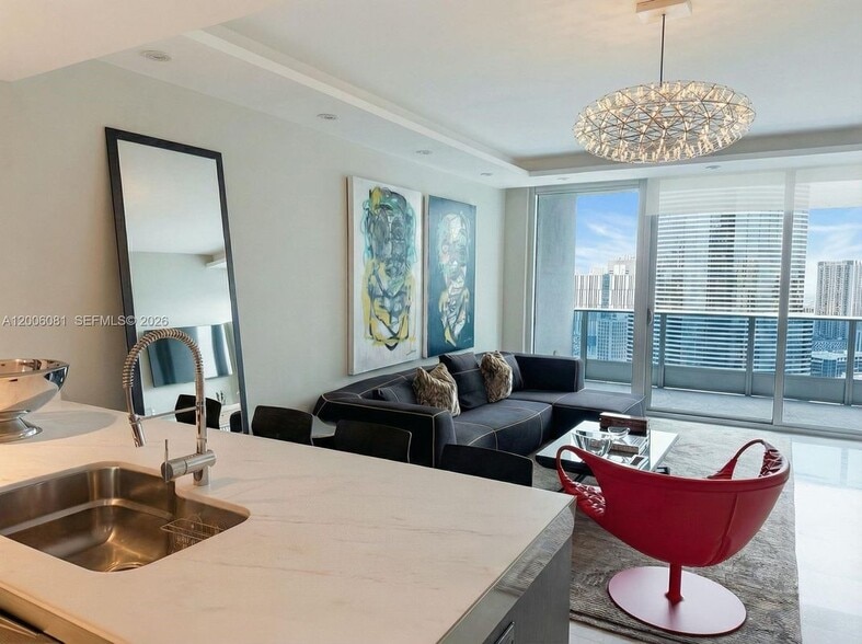 Building Photo - 200 Biscayne Blvd Way