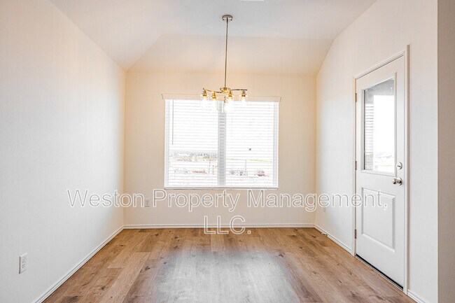 Building Photo - 5901 Bradford Pear Ln