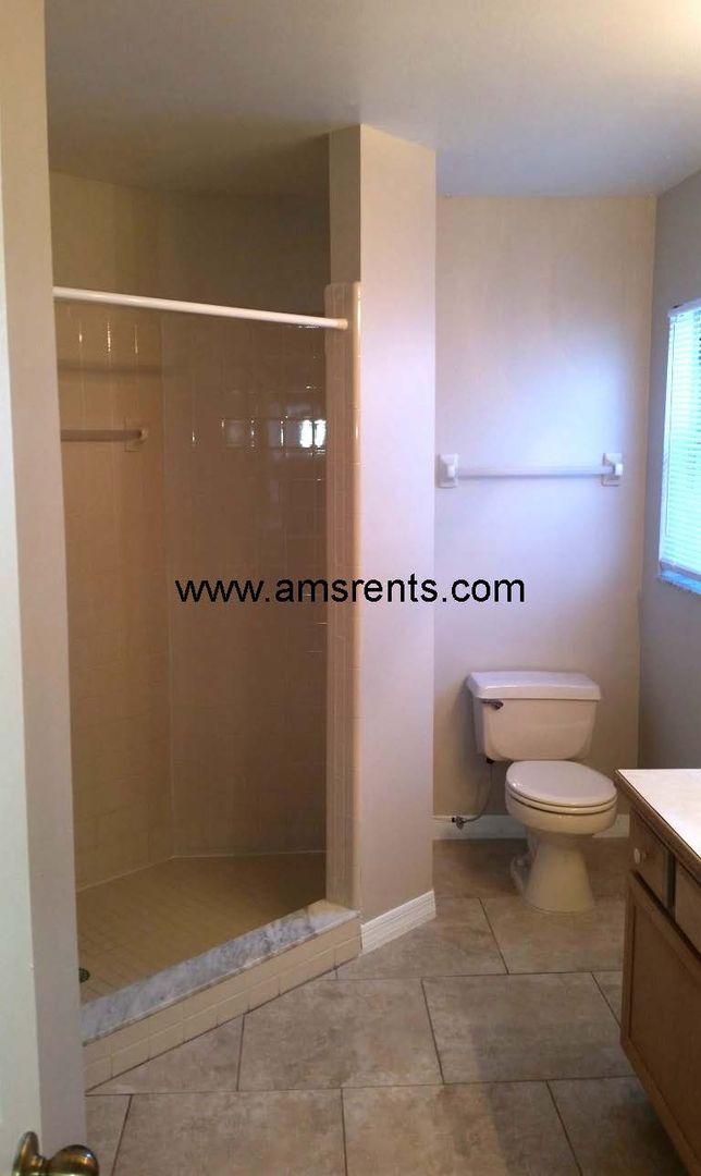 Building Photo - Spacious 3 bedroom House in Indian Ridge Villas