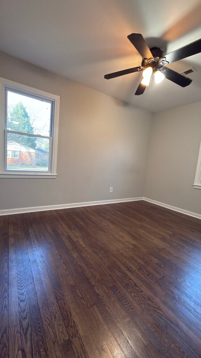 Building Photo - 2900 Edsel Pl