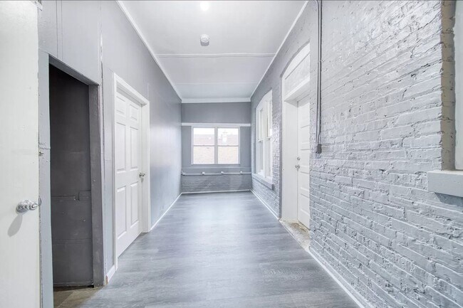 Dining Room - 2405 S Troy St