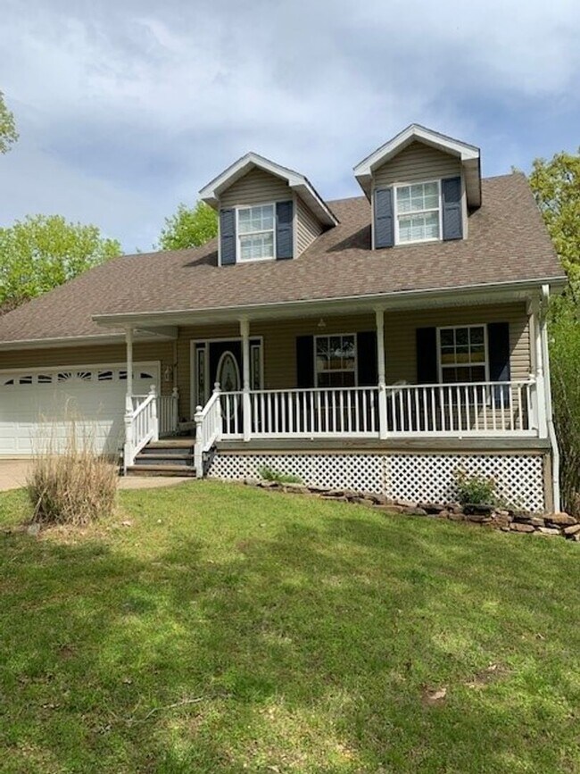 Building Photo - Furnished 4 Bedroom 3 Bath House in Kimberling City, MO with 2 car garage-Seasonal Lake View