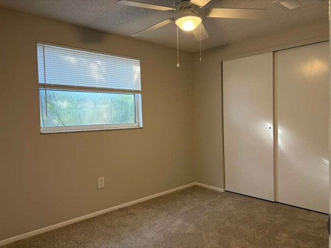 Building Photo - Gulfpfort Home With A Bonus Room