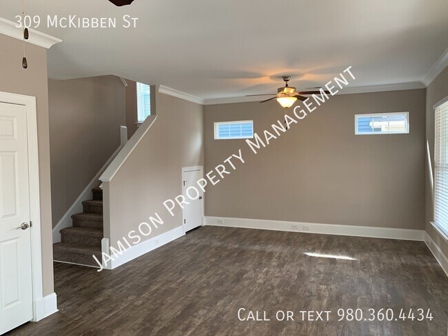 Building Photo - 309 McKibben St