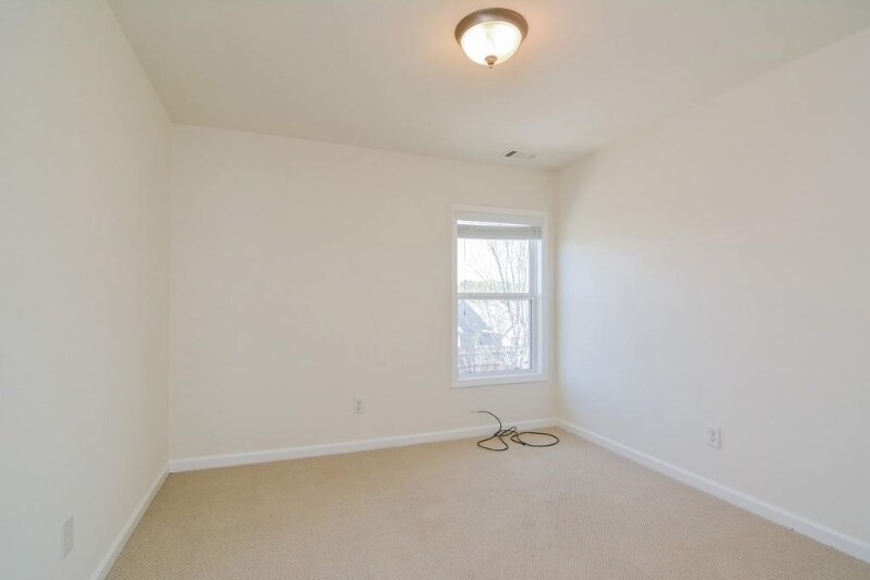 Building Photo - 5780 Weddington Dr