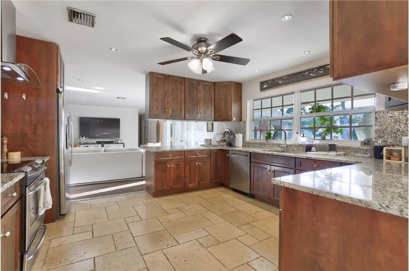 Building Photo - 835 Canary Walk