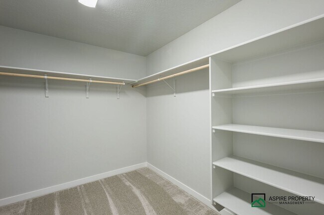 Building Photo - Brand New 5 Bed 3 Bath home 2600sf+ and a 3 car garage