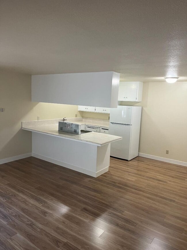 Building Photo - 1281 Juniper Dr