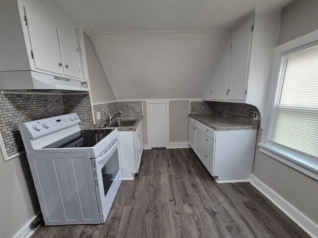 Building Photo - 512 S Washington St