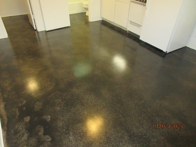 Building Photo - 198 W Mariposa St