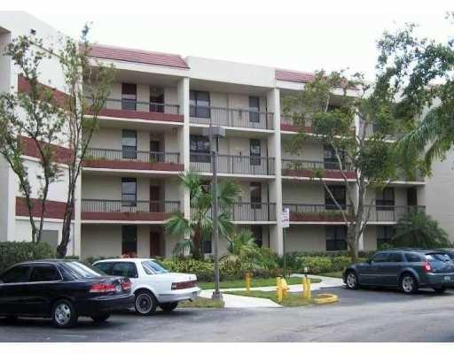 Building Photo - 7500 NW 1st Ct