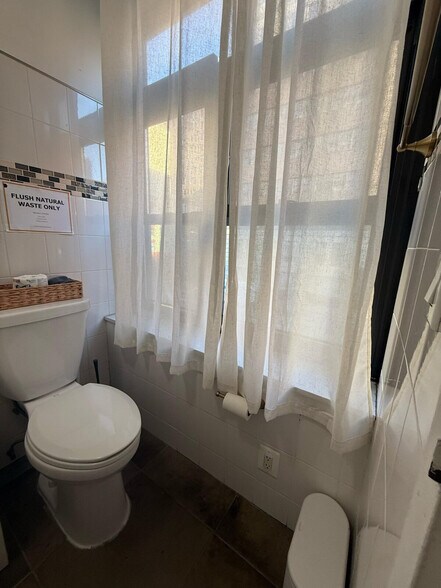 Building Photo - 341 W 30th St