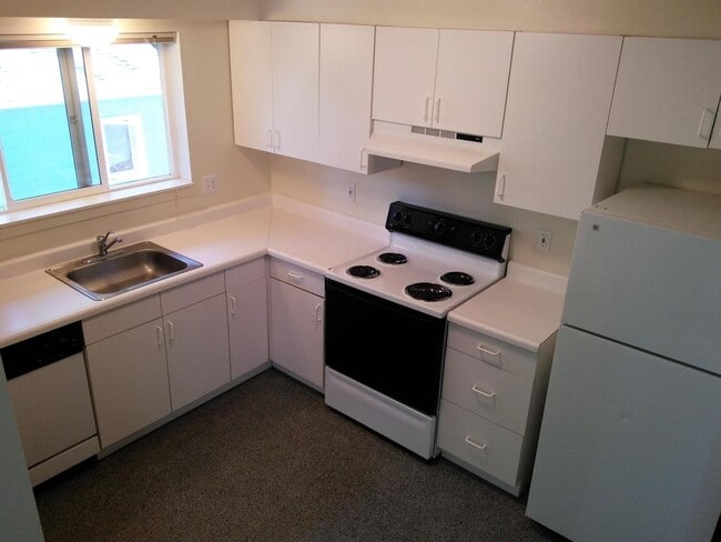 Building Photo - (560) 21st Street Duplex - 2 Bedroom / 2 Bathroom