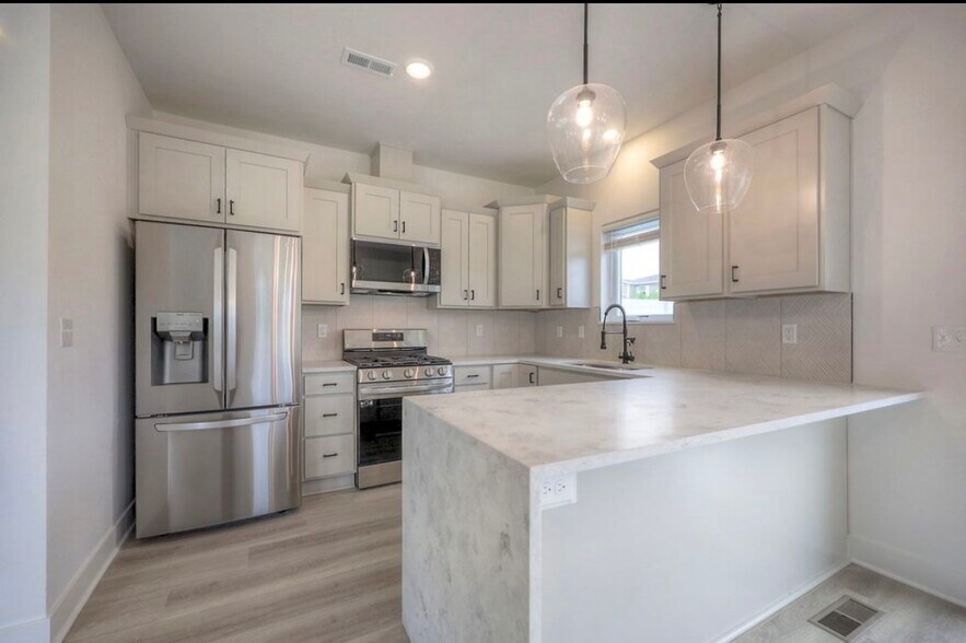 Brand-new smart stainless steel LG appliances and smart gas range, - 22907 W 72nd Ter