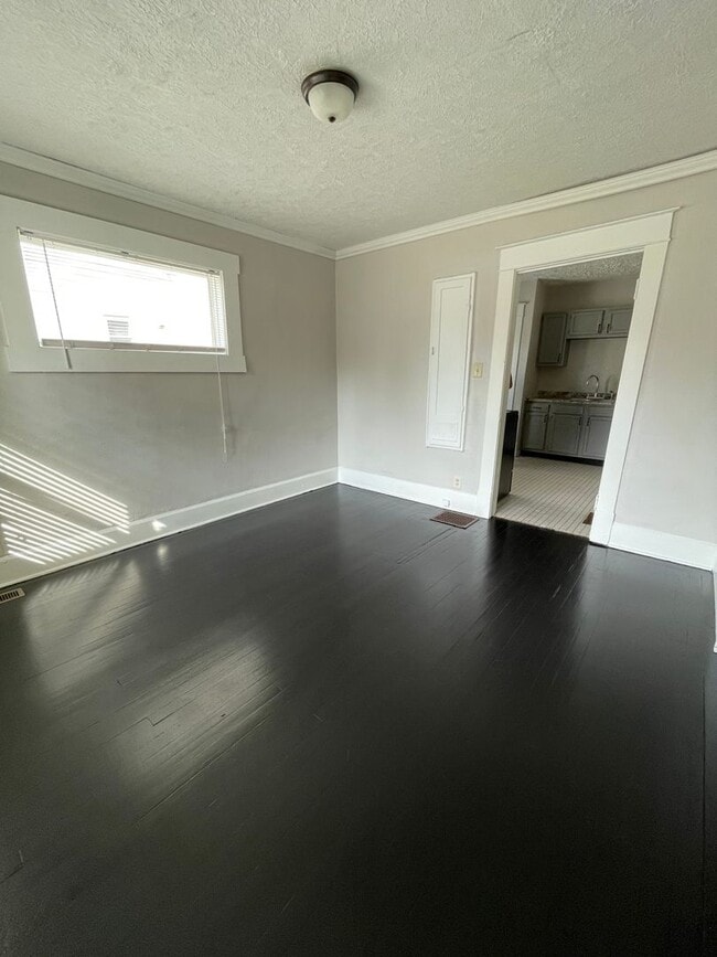 Building Photo - $200 off first months rent- Ball State Uni...