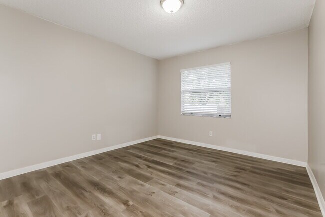 Building Photo - 504 Mahogany Dr