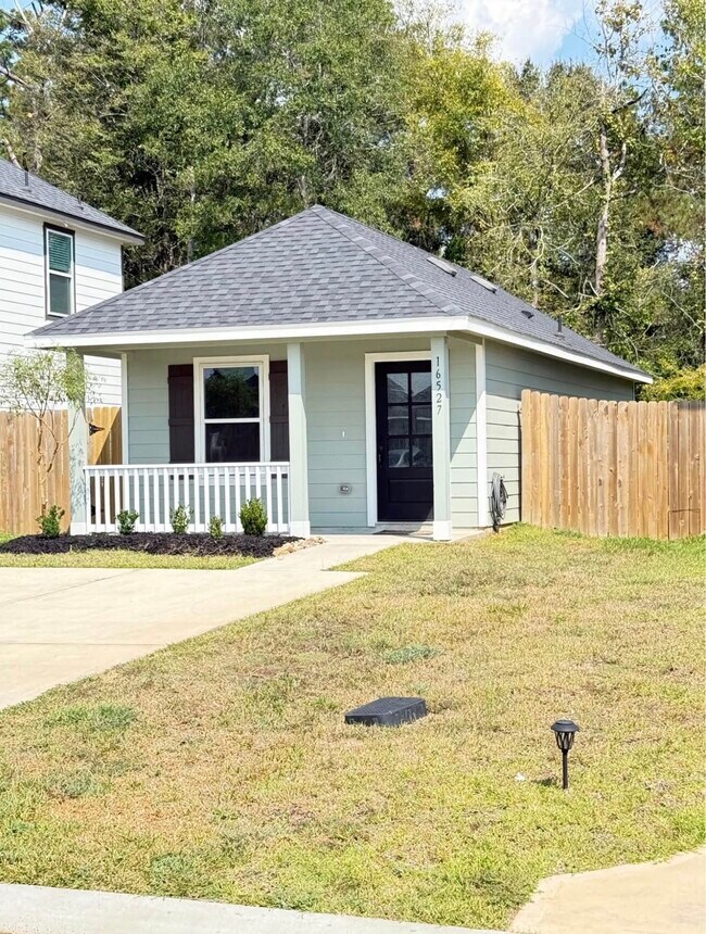 Building Photo - 16527 Jasmine Marie Pl