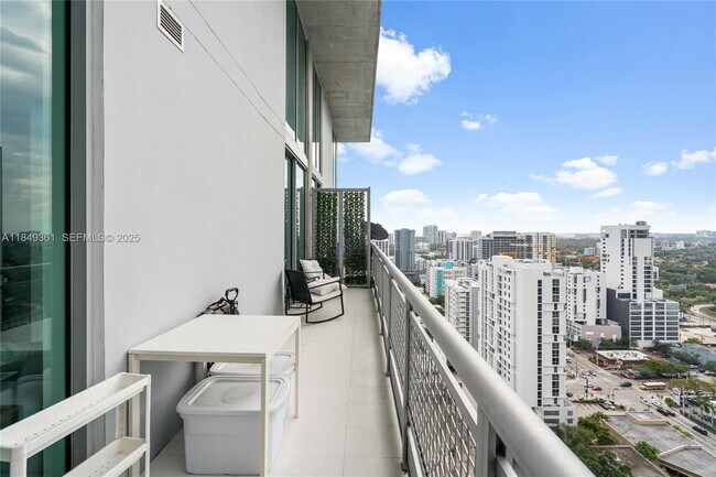 Building Photo - 690 SW 1st Ct