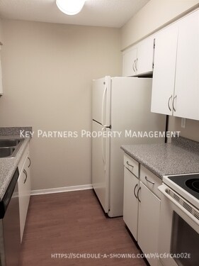 Building Photo - 6212 Robinson St