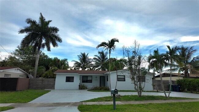Primary Photo - 15831 SW 106th Ave