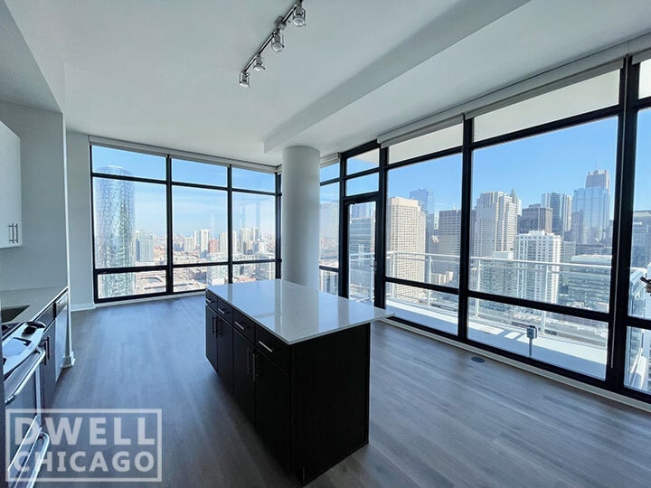 Building Photo - 776 W Quincy St