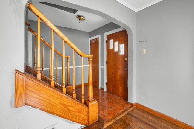 Building Photo - 296 E 148th Pl