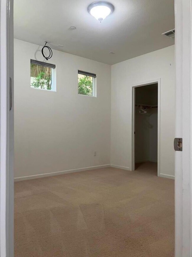 Building Photo - 3577 Meyer Place