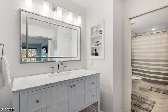 Building Photo - 75 Bentley Ct