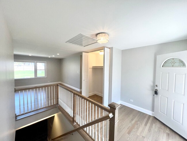 Building Photo - 15122 W Redwood Ln