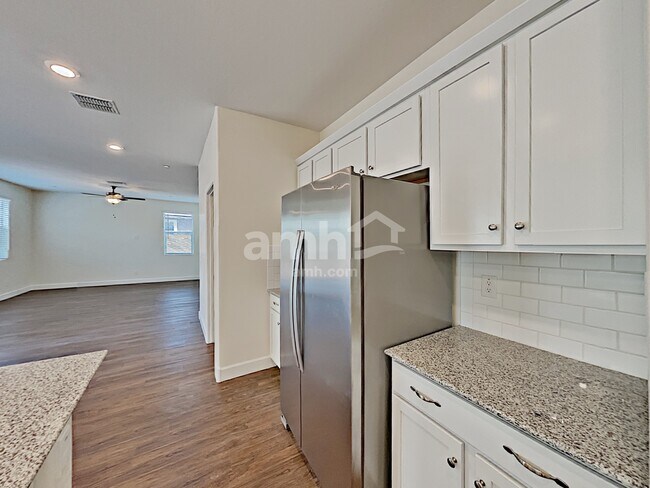 Building Photo - 12502 N 60th Ave