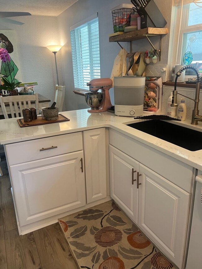Building Photo - Stylish 3Bd 2Ba Sheridan Green Gem Near Parks, Trails, Shopping & Dining W/ 1-Car Attached Grage