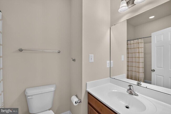 Building Photo - 30 Sharpstead Ln