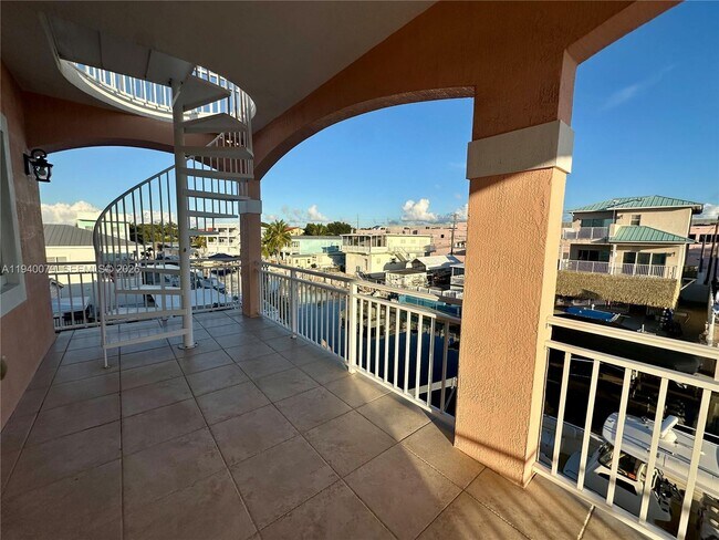 Building Photo - 1516 Aqueduct Ln