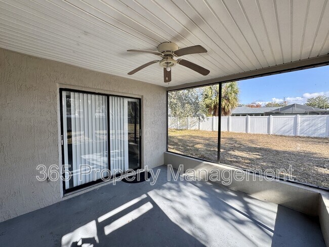 Building Photo - 3028 Clewiston St