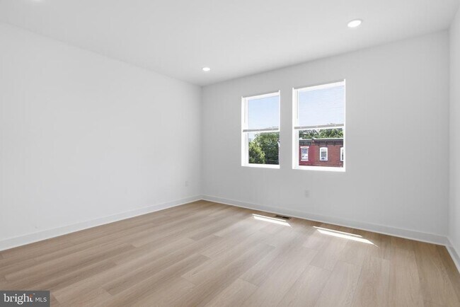 Building Photo - 3931 Fairmount Ave