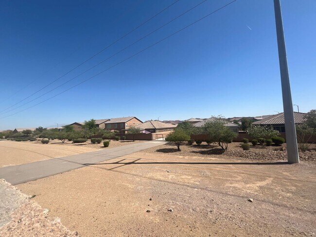 Building Photo - Stylish single-story living with 3 bedrooms, 2 baths, plus a versatile den — 1,489 sq ft of comfo...