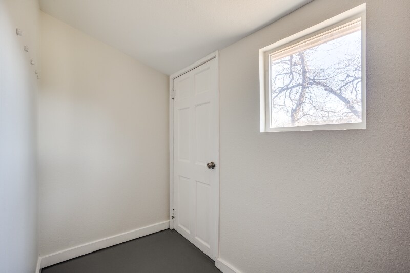 Building Photo - 648 N Tyler St