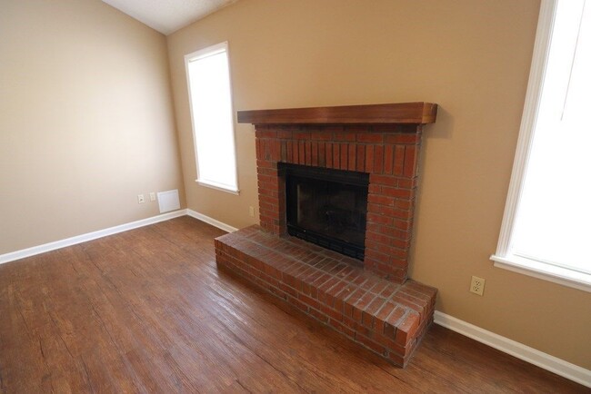 Primary Photo - Cozy Retreat: Charming 3-Bedroom Home with Cul-de-Sac Location in Valdosta, GA