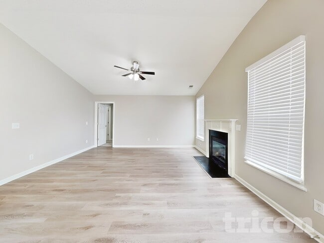 Building Photo - 149 Fox Grove Cir