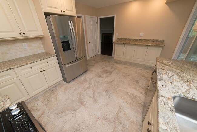 Building Photo - 440 Cricket Ln