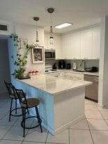 Building Photo - 13716 SW 90th Ave